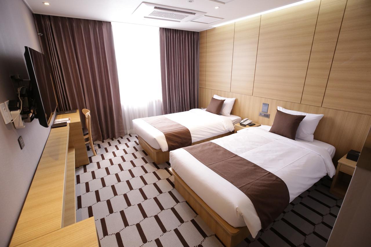 Honors Hotel Hwaseong Exterior photo