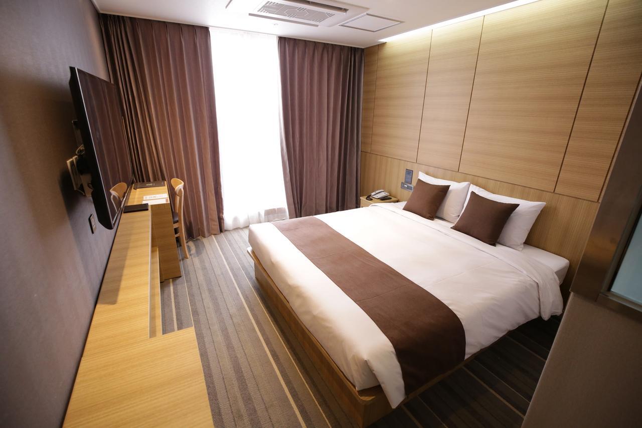 Honors Hotel Hwaseong Exterior photo